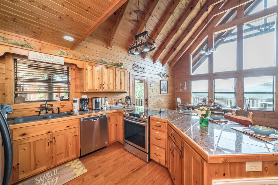 Kitchen with all the amenities!