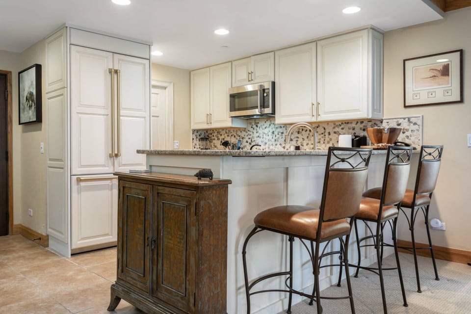 Brand New Renovated Kitchen with Bar Seating for 3