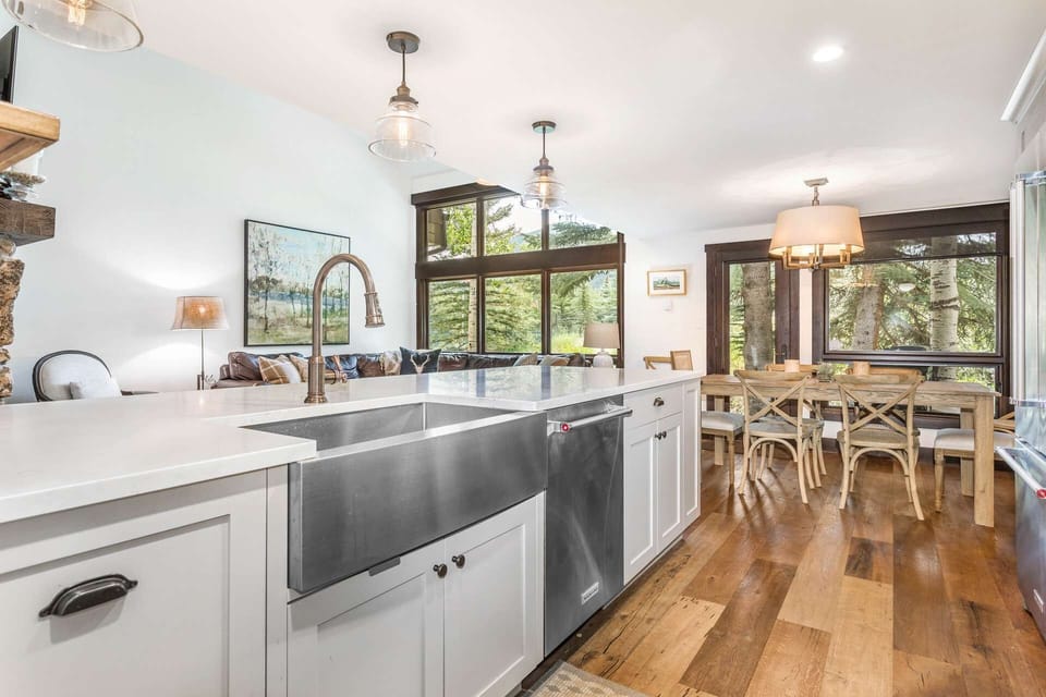 Fully equipped with all major appliances!