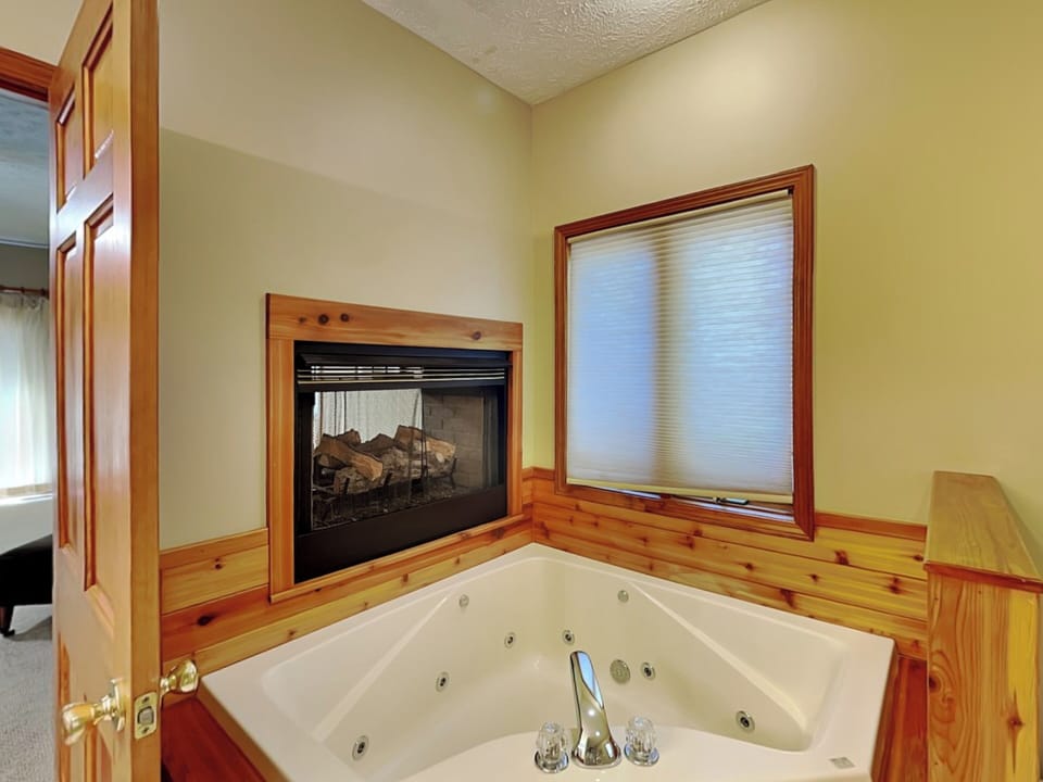 Main Level Primary Ensuite Bath