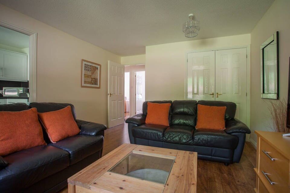 Sit together and organise the next step in your Glasgow adventure