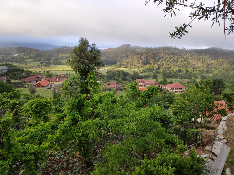 Vista sobre o vale de Anissó