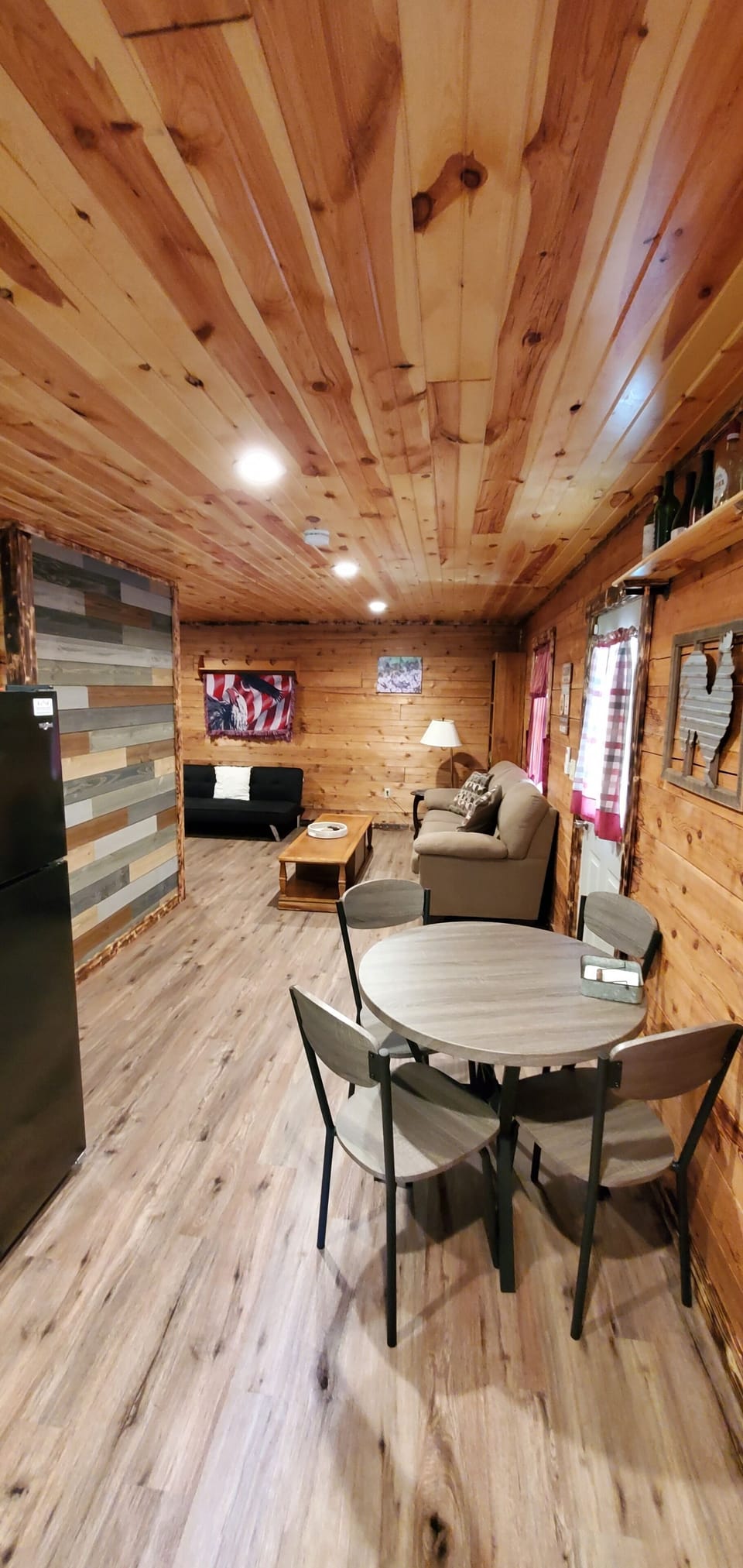 dining room/ seating area