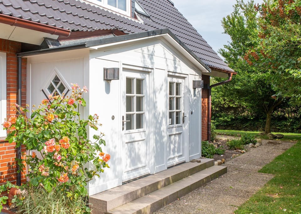 Entrance to the "Watthus" and to the holiday apartments "Himmel" and "Paradies"