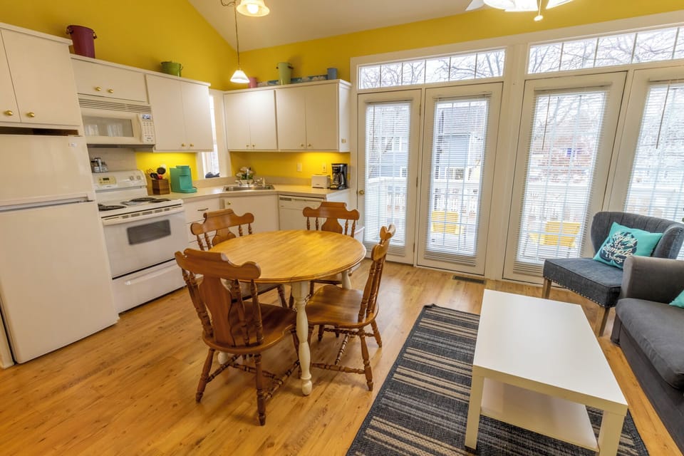 Couch House | Main Level | Kitchen