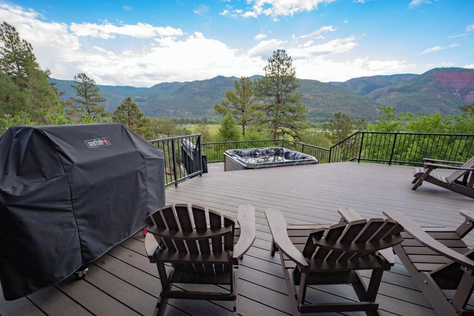Amazing deck with best views in the area 

Private Hot, Dining Table, BBQ Grill