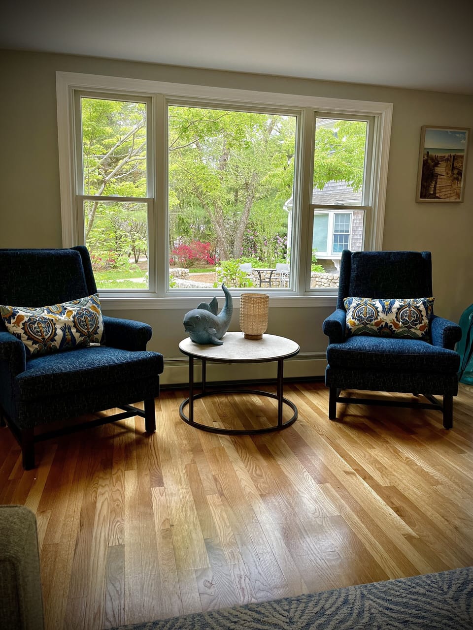Sitting area , in large sunny window, perfect for coffee and conversation 