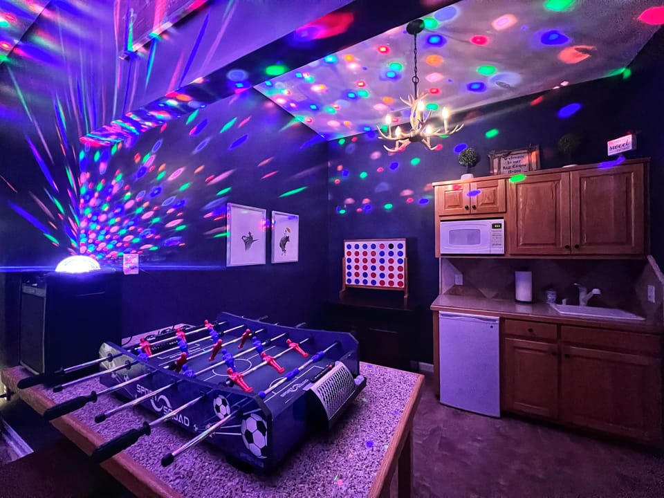 This is a very family friendly cabin home with tons of games! So much fun!