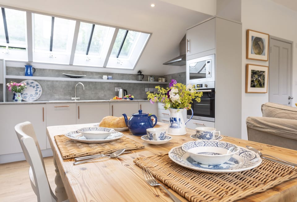 Beauvoir Court Stables, Cerne Abbas: The perfect spot for meal times