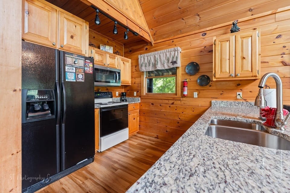 Indoors, Hardwood, Stained Wood, Kitchen, Floor