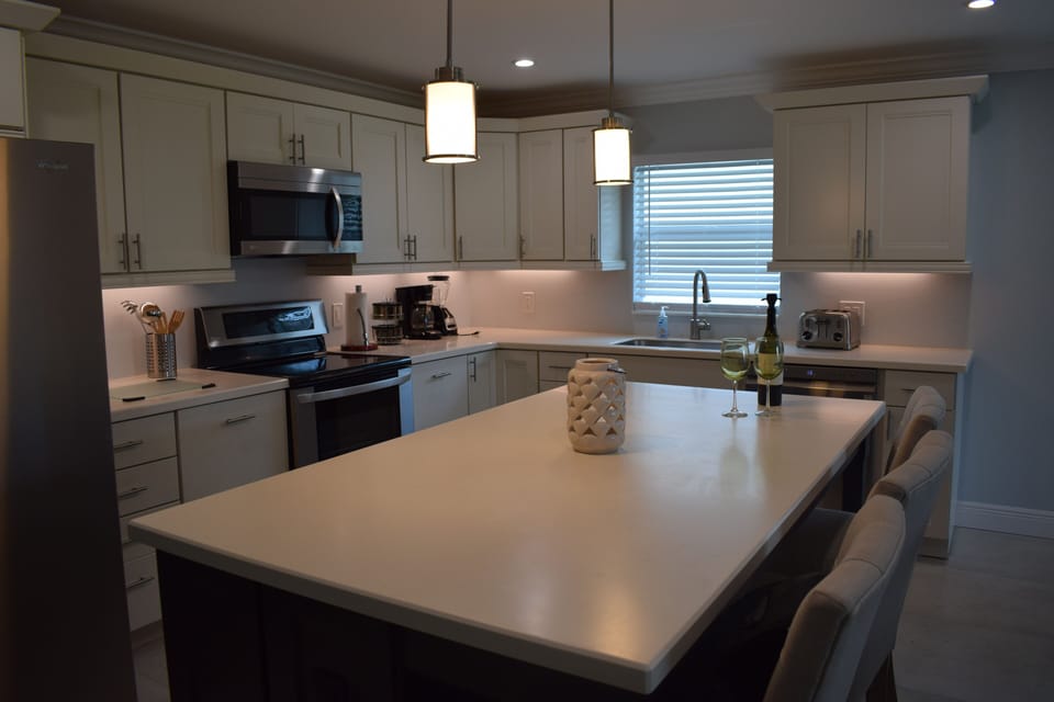 Well equipped kitchen. 