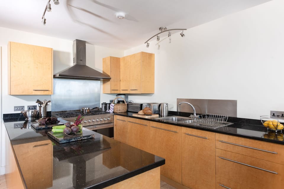 Kitchen, Range Cooker- 4 The Vista