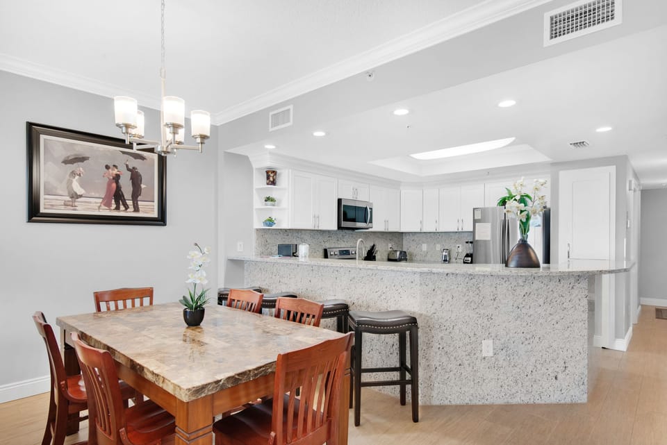 Dining plus eat-in bar seating