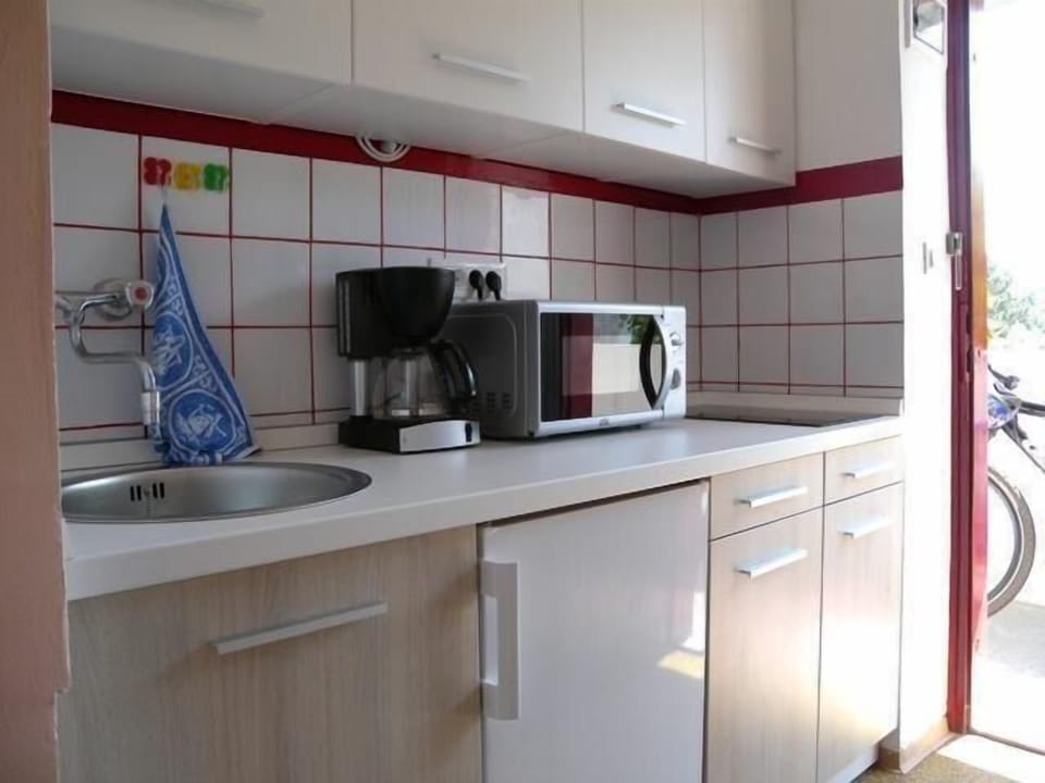 Kitchen area. Kitchen