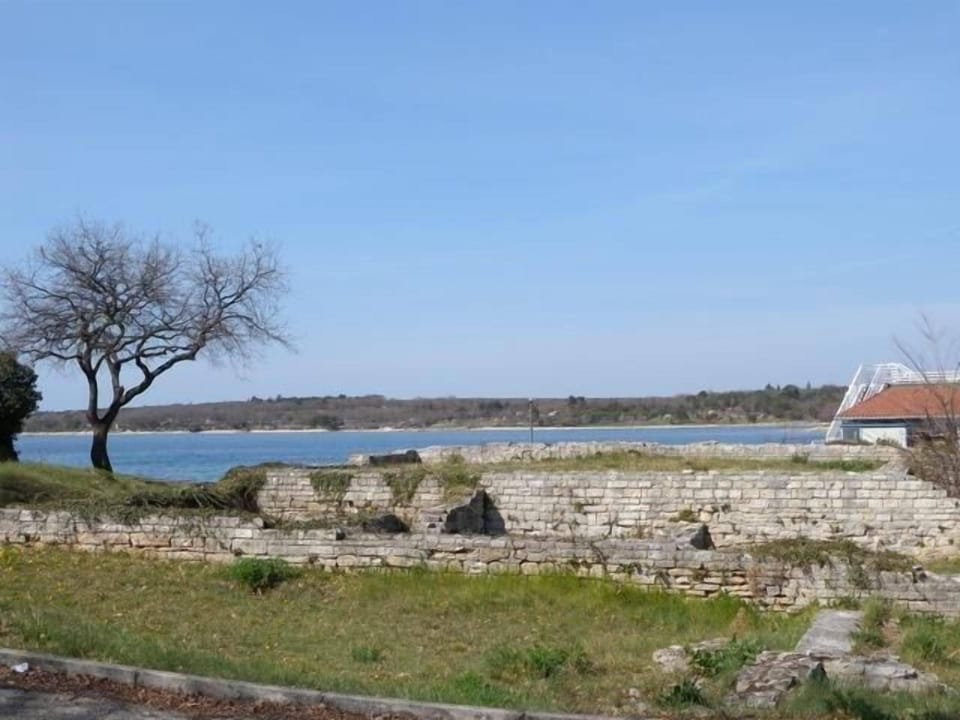 Town/city in general. Roman villa in Cervar-Porat