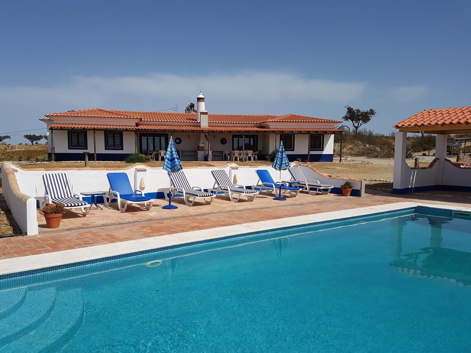 Casa Aguia (left) and Casa Coruja from the pool