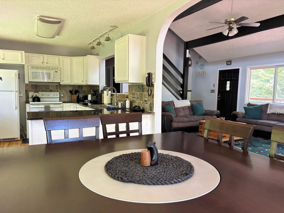 Dining area is connected to the kitchen and living room area