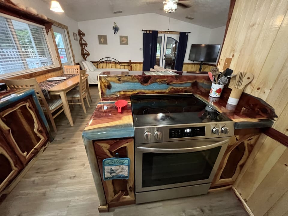 New kitchen and appliances