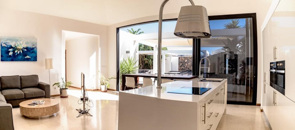 Casa Paloma with heated pool in El Roque (2953)