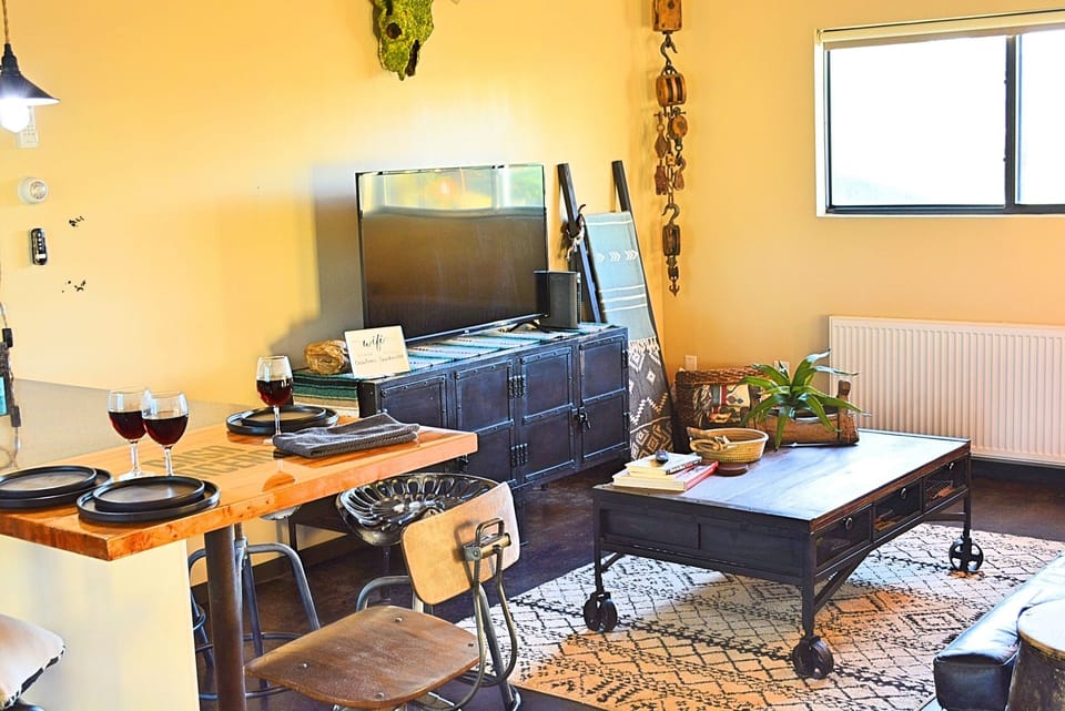 Living & dining area