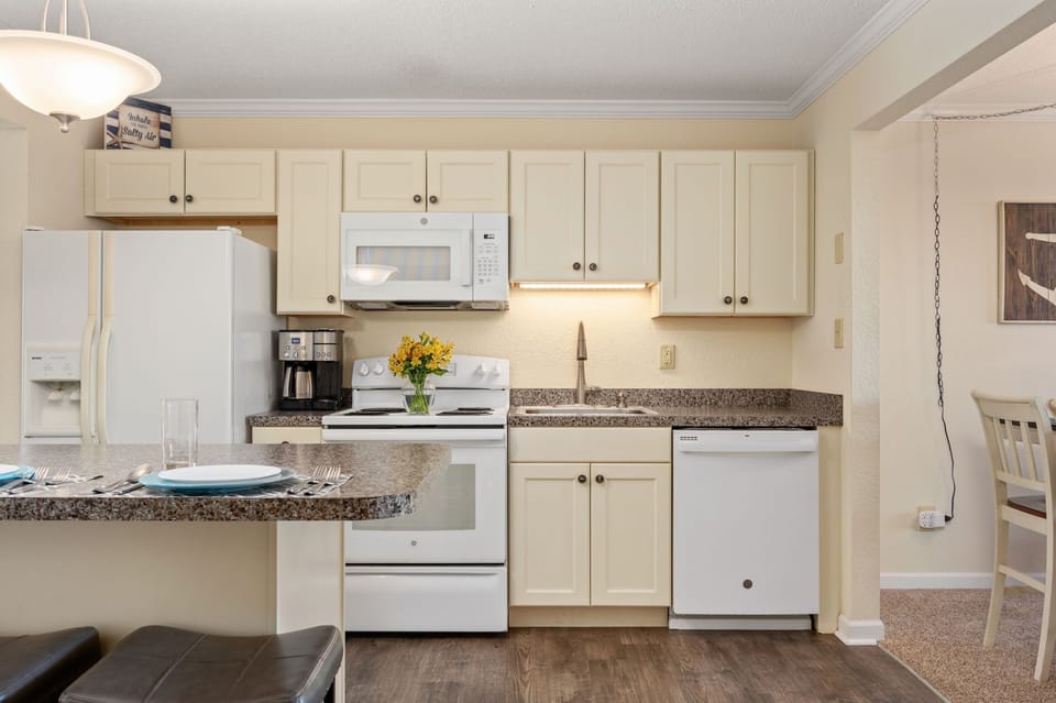 Fully Stocked Kitchen