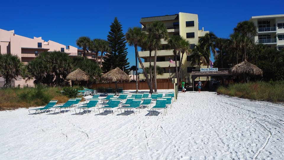 free lounge chairs for guests