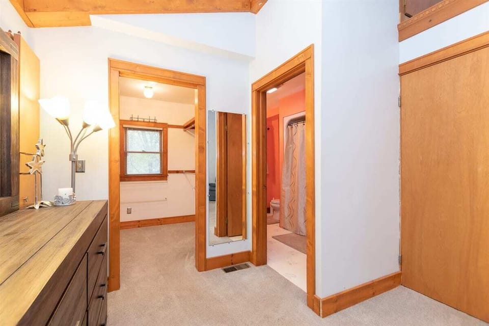 Upstairs Master Bedroom with Walk-in Closet & Master Bathroom