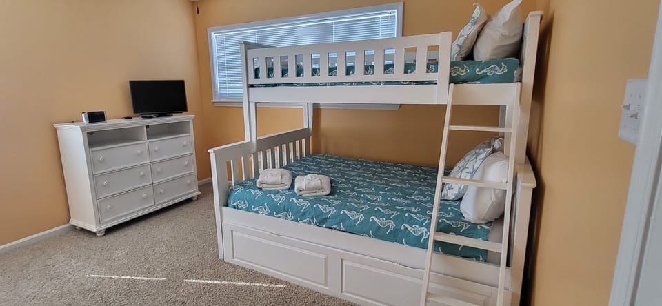 2nd floor kid's room