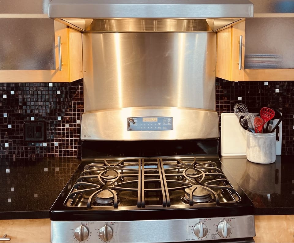 Natural gas range
