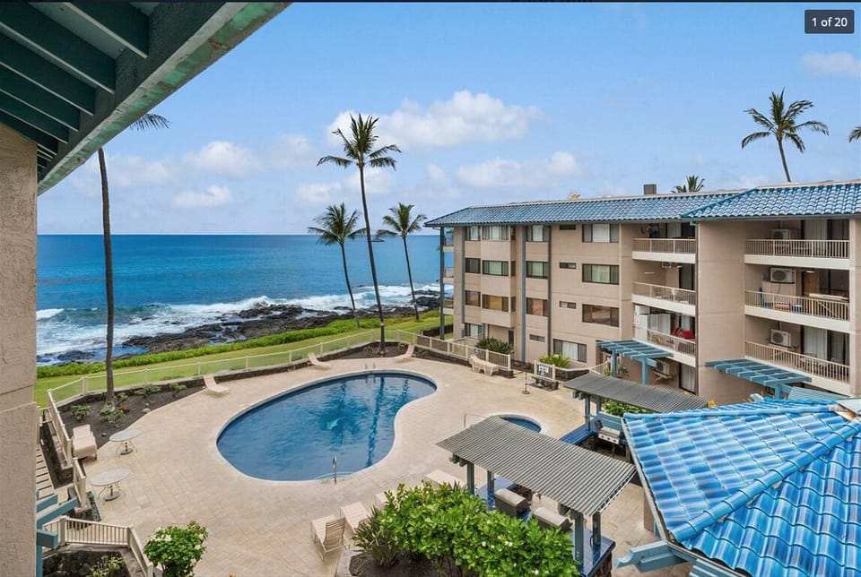True Seaside Living! Beautiful Pool/Hot Tub almost at shore's edge!  Lanai View!