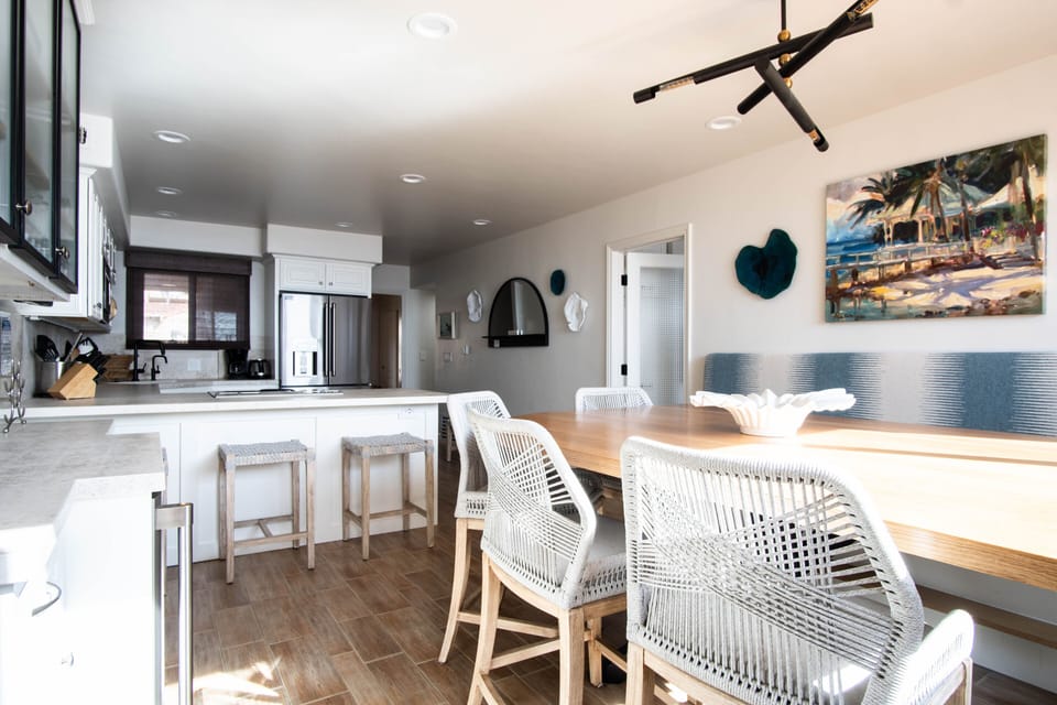 Kitchen and Dining View - Dining area, breakfast bar, beautiful kitchen with new appliances