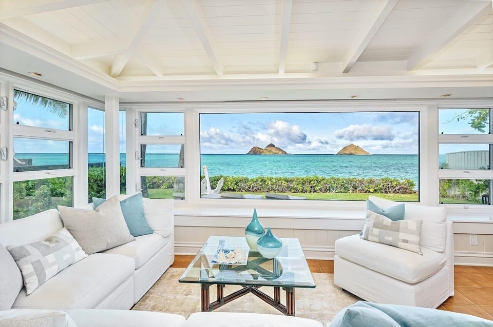 Picturesque views of the aquamarine ocean and Mokulua Islands from the living room.