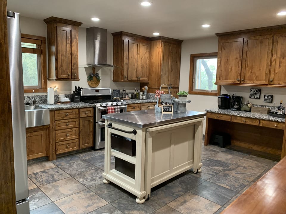 Pull out island perfect to entertain while cooking 