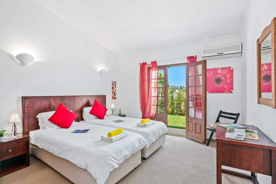 Twin bedroom 2