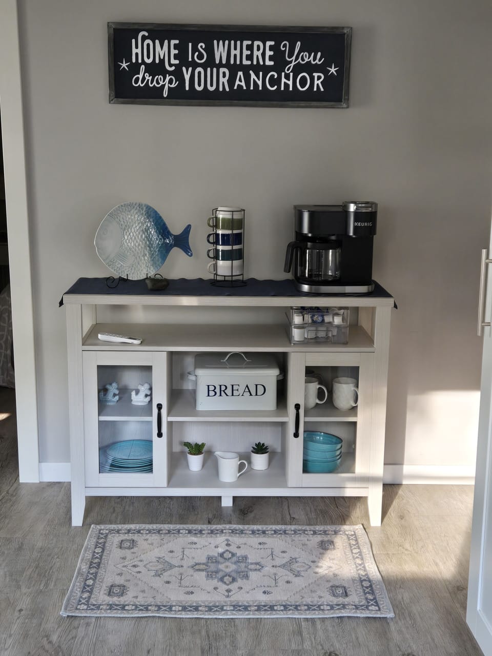 Kitchen, coffee bar