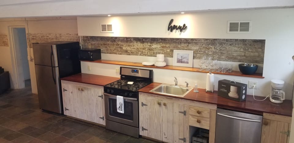 Full Kitchen