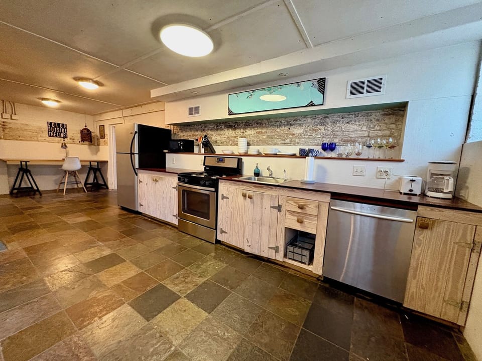 Full Kitchen