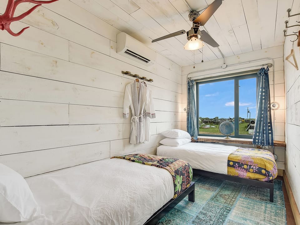 Houze2-Bedroom