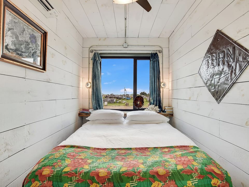 Houze3-Bedroom