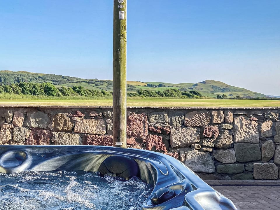 Hot tub | Ardstinchar Mews, Ballantrae, near Girvan
