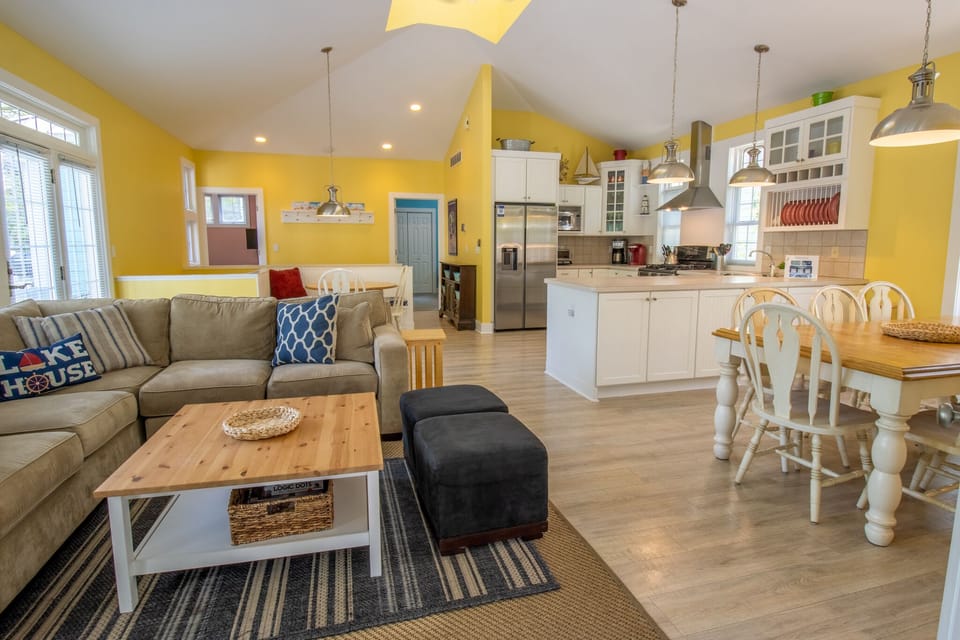 Main Level | Living Room