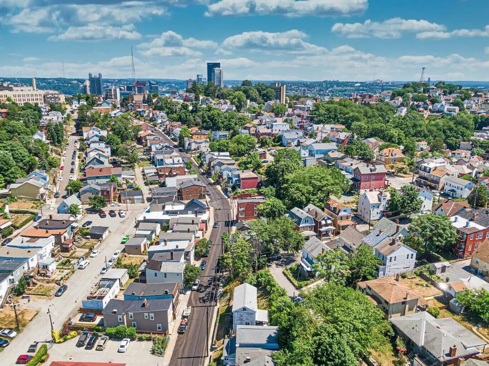Downtown city center and attractions nearby