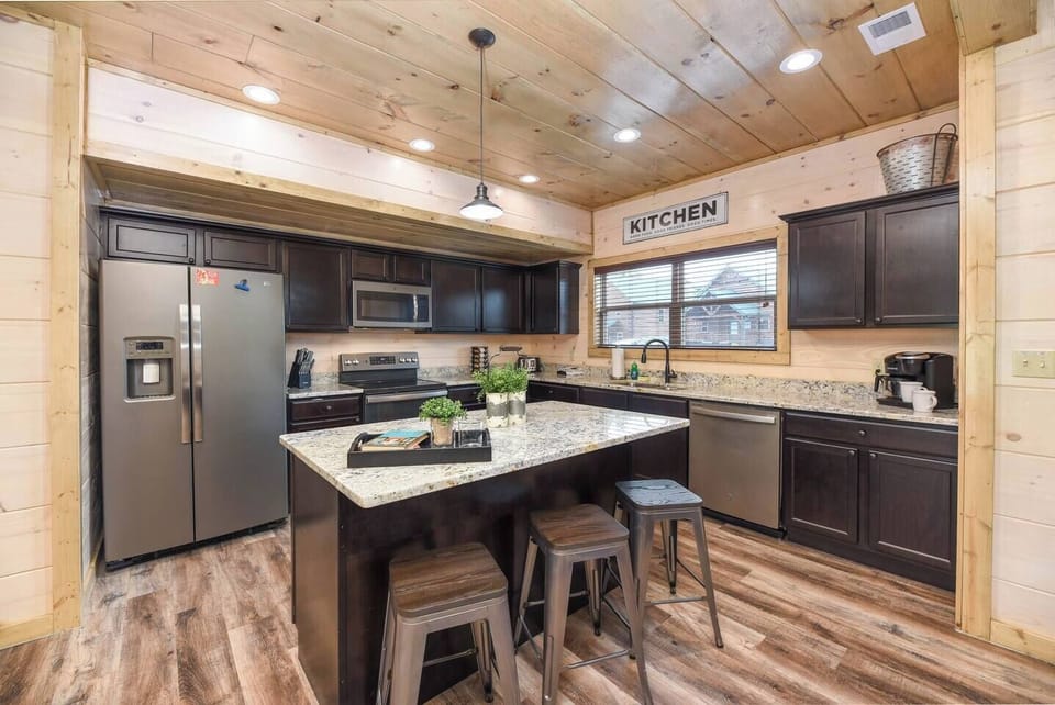 Full Kitchen