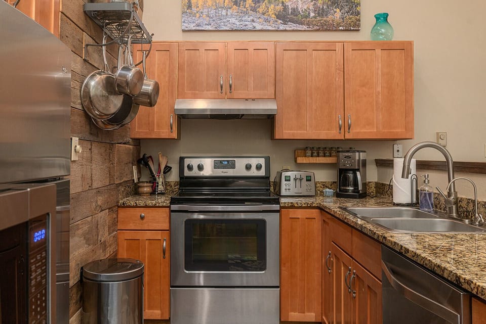 Kitchen - Lulu6P - Vivid Vacation Rentals Telluride - Kitchen