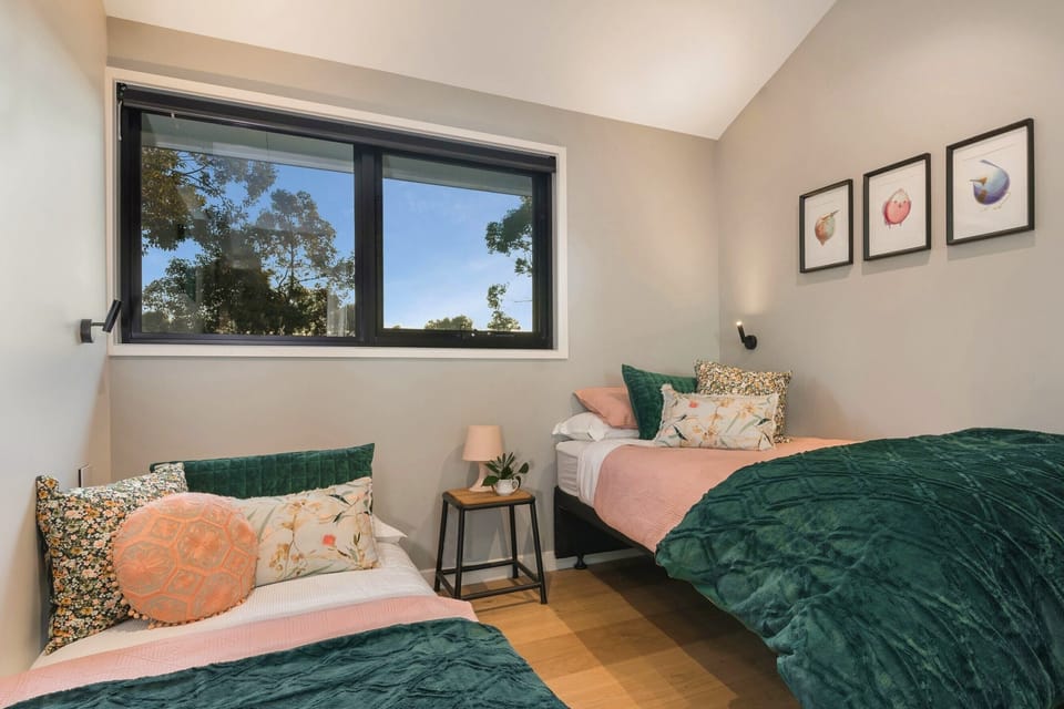 Twin Bedroom - King Single and Single Bed with Split System A/C and heating