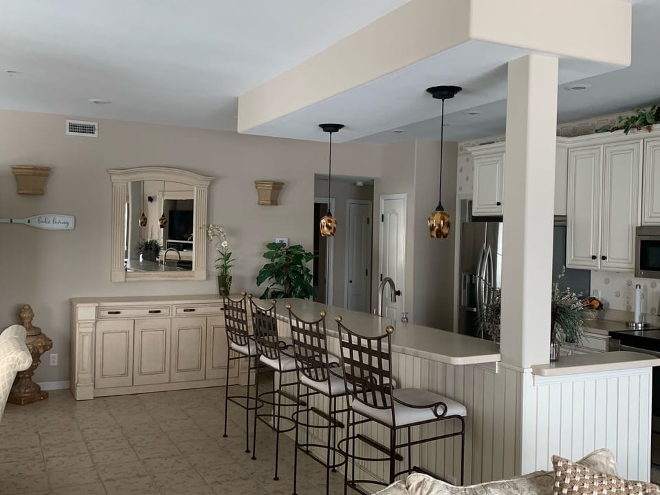 Kitchen Bar