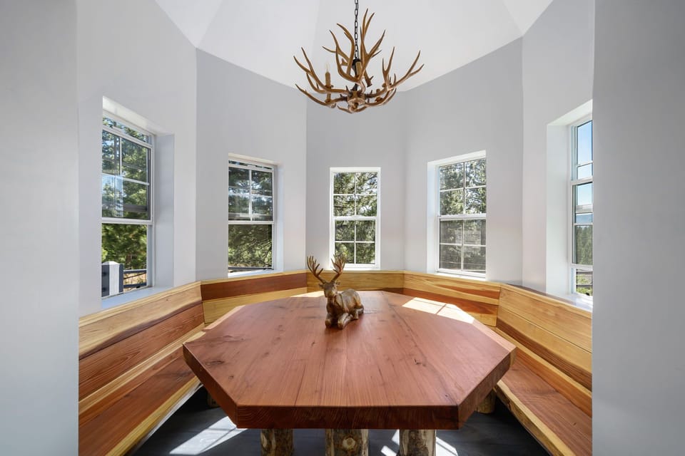 Breakfast nook