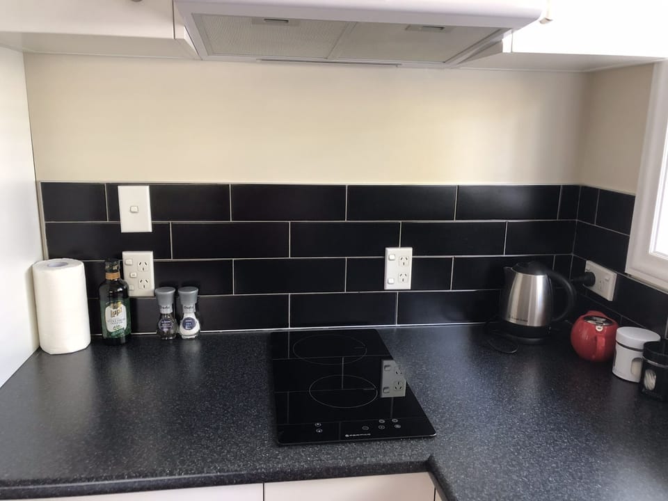 Hob and kitchen bench.