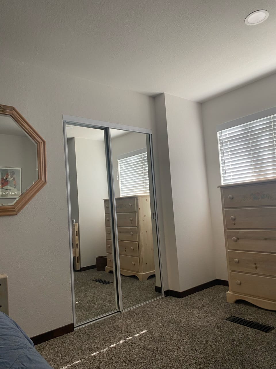 Guest Bedroom, 2 twin beds.