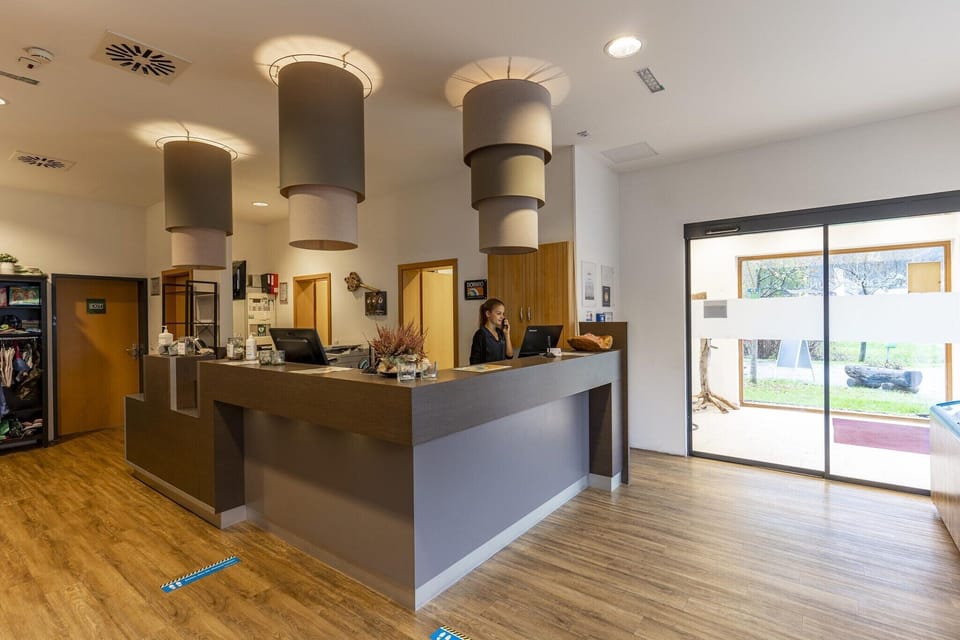 Entrance / Reception